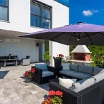Villa White Pearl Diamond, Opatija Mit Meerblick & Pool